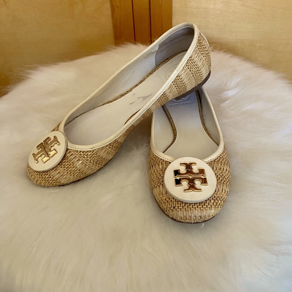 PRICE DROP! ⬇️ Tory Burch Reva woven raffia straw flats Size 7